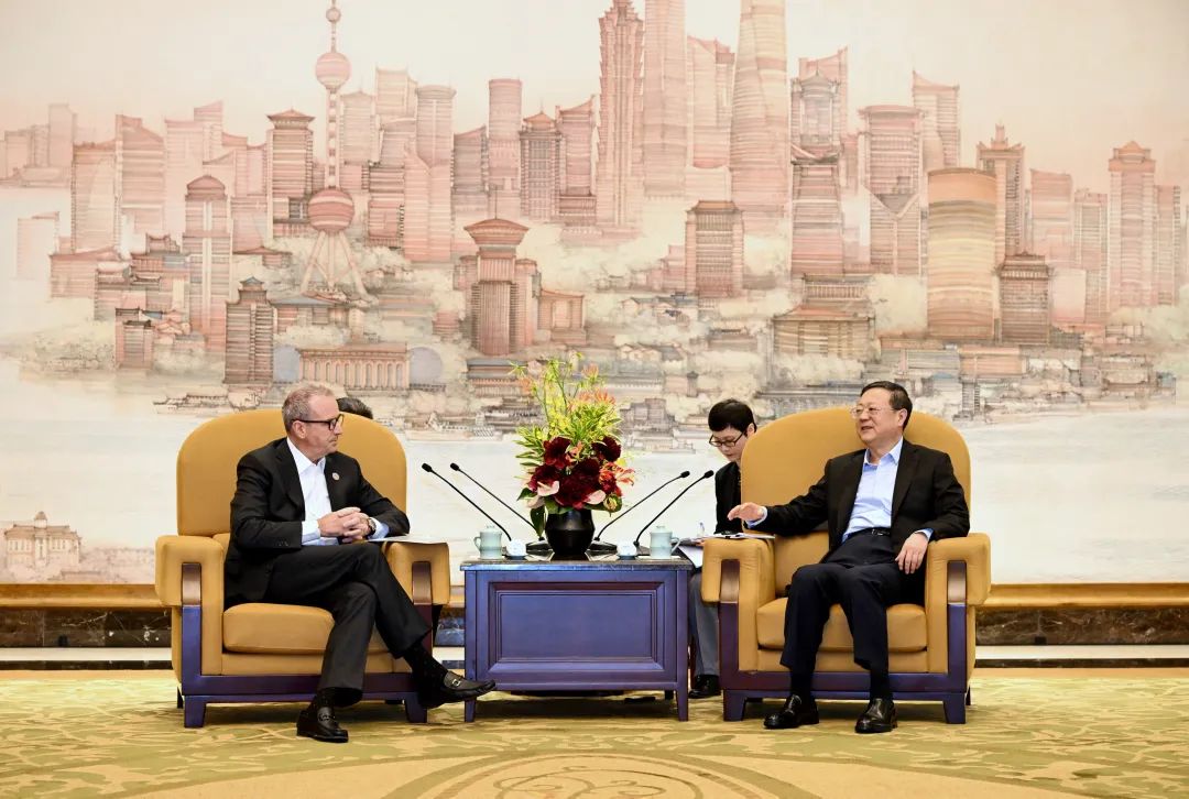 上海市委书记陈吉宁会见先进医疗技术协会董事会主席彼得·安杜尼及协会成员企业代表-第1张图片