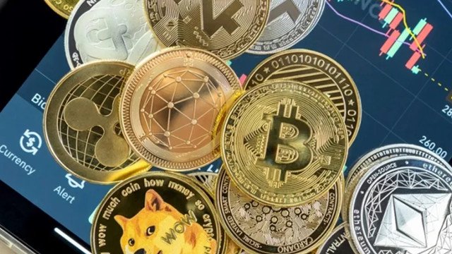特朗普2.0将开启加密货币“黄金时代”？分析师警告高风险-第1张图片