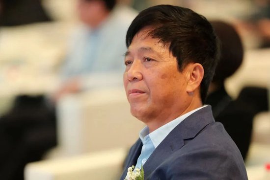 再次出手，74岁的他，接了阿里的盘！-第1张图片