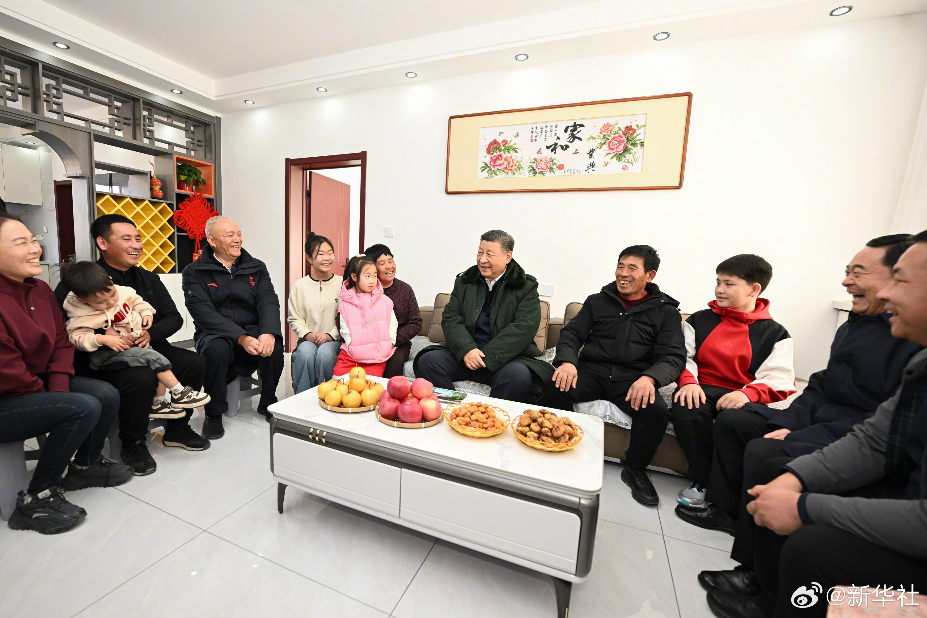 习近平在辽宁葫芦岛市看望慰问受灾群众-第6张图片