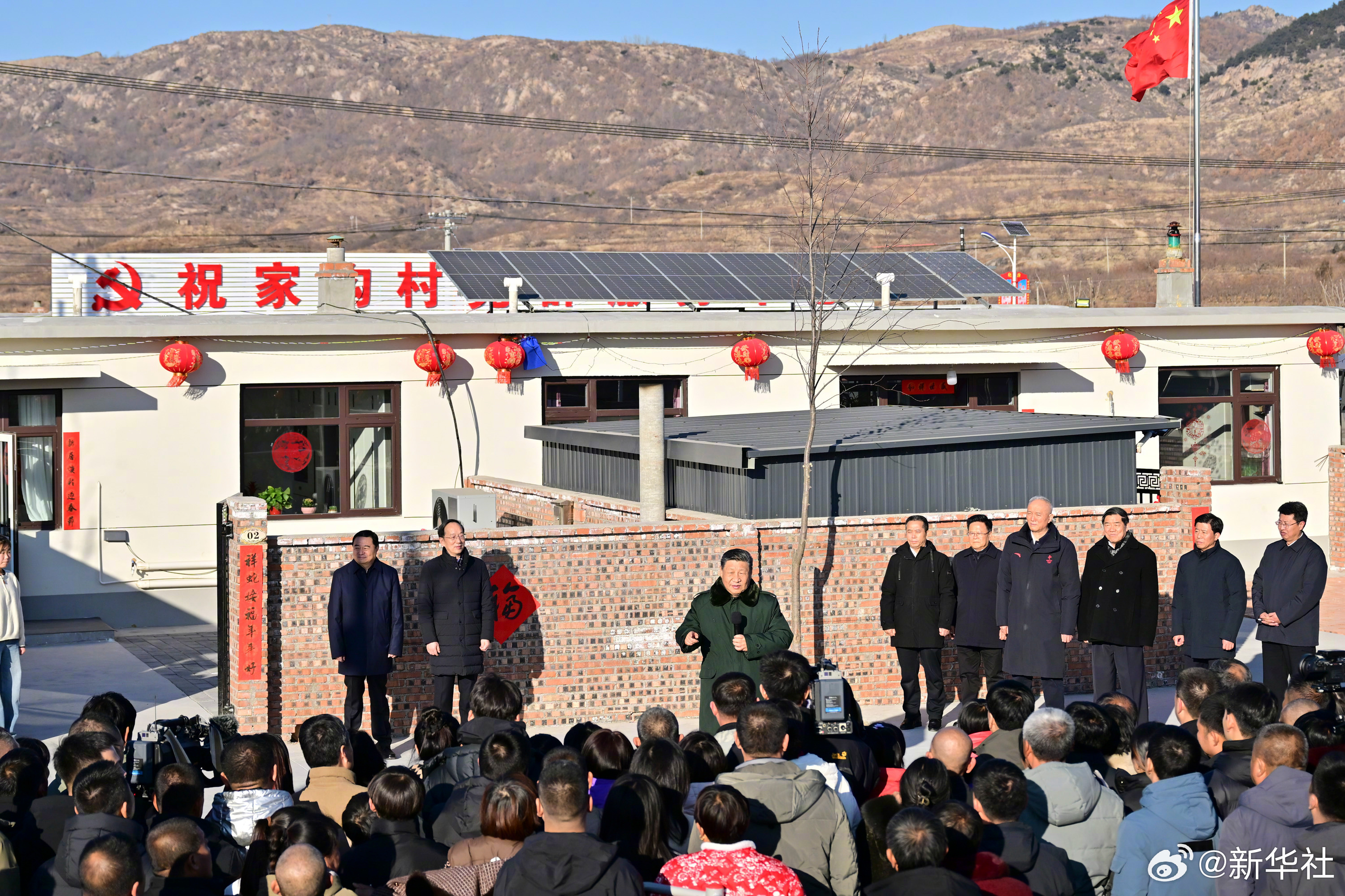 习近平在辽宁葫芦岛市看望慰问受灾群众-第7张图片