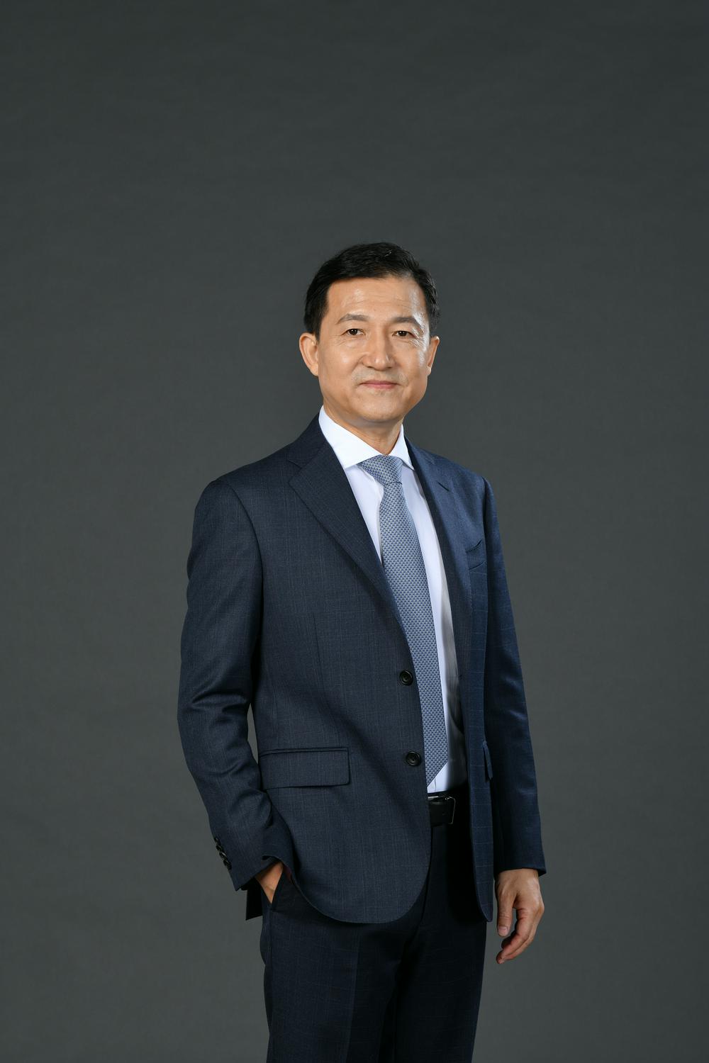 中欧基金董事长窦玉明：践行“工业化”投研升级，以高质量发展迎接2025新机遇-第1张图片