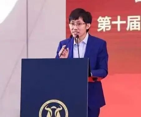 梁文锋除夕夜回应冯骥“国运论”-第1张图片