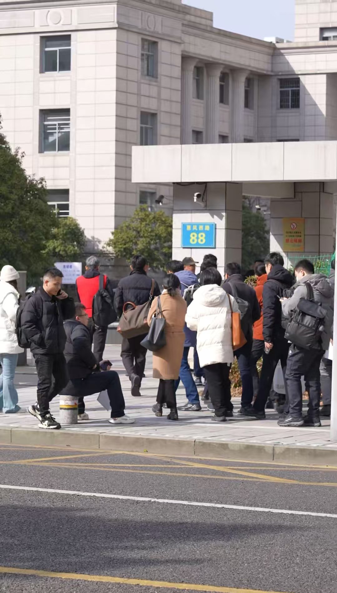 直击杉杉集团重整听证会，实控人周婷：我已经尽全力了-第5张图片