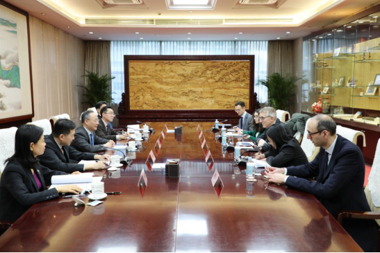 李云泽会见英格兰银行副行长兼审慎监管局局长萨姆·伍兹-第1张图片