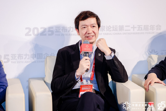 飞书谢欣谈企业的三条路：出海是更多企业的选择，但合规很贵-第1张图片