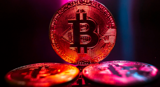 比特币跌至三个月最低 特朗普交易的最后一道堡垒坍塌-第1张图片